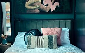 Green Rooms Braddon - Designer Micro Apartments